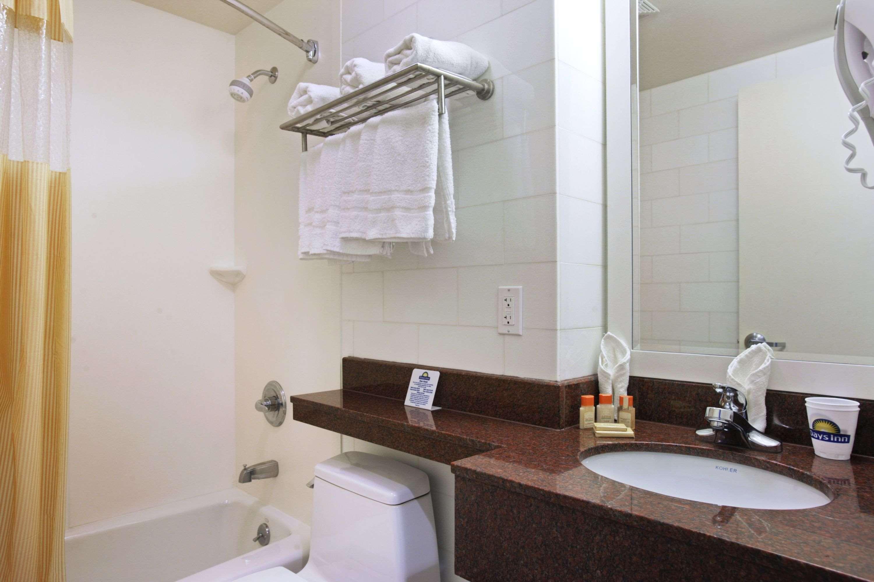 Days Inn Bronx New York Værelse billede